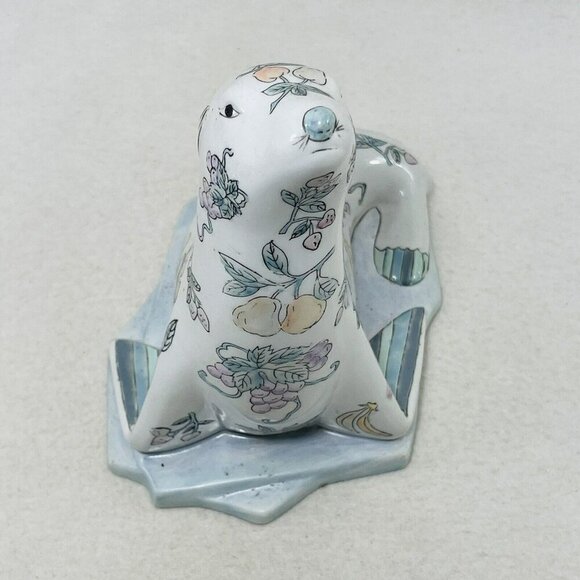 Wei Sea Lion Seal Otter Figurine Sculpture Display Ocean Shelf Sit Fruit Banana - Picture 3 of 10